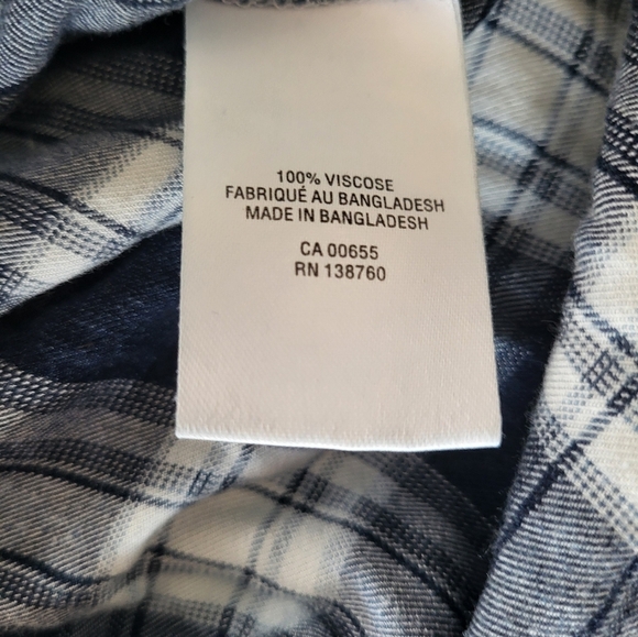 Reitmans Blue and White Plaid Shirt, Size Medium - Picture 4 of 5